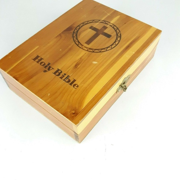 Holy Bible Book White Leather Wooden Pine Box Case - Picture 3 of 8